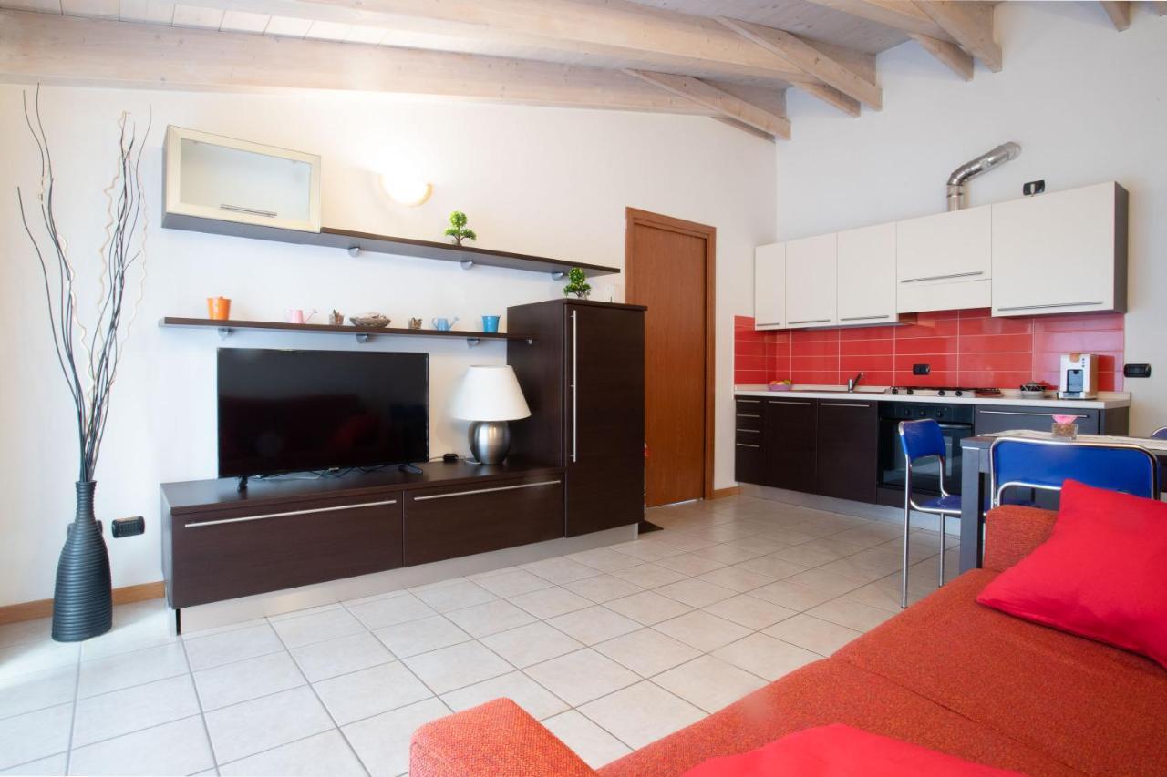Casa Vacanze Valeria Сондрио Экстерьер фото